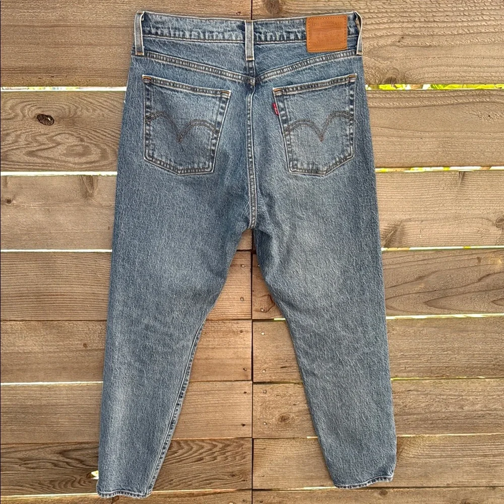 Levi's Wedgie Women’s Blue Jeans - Picture 5 of 7